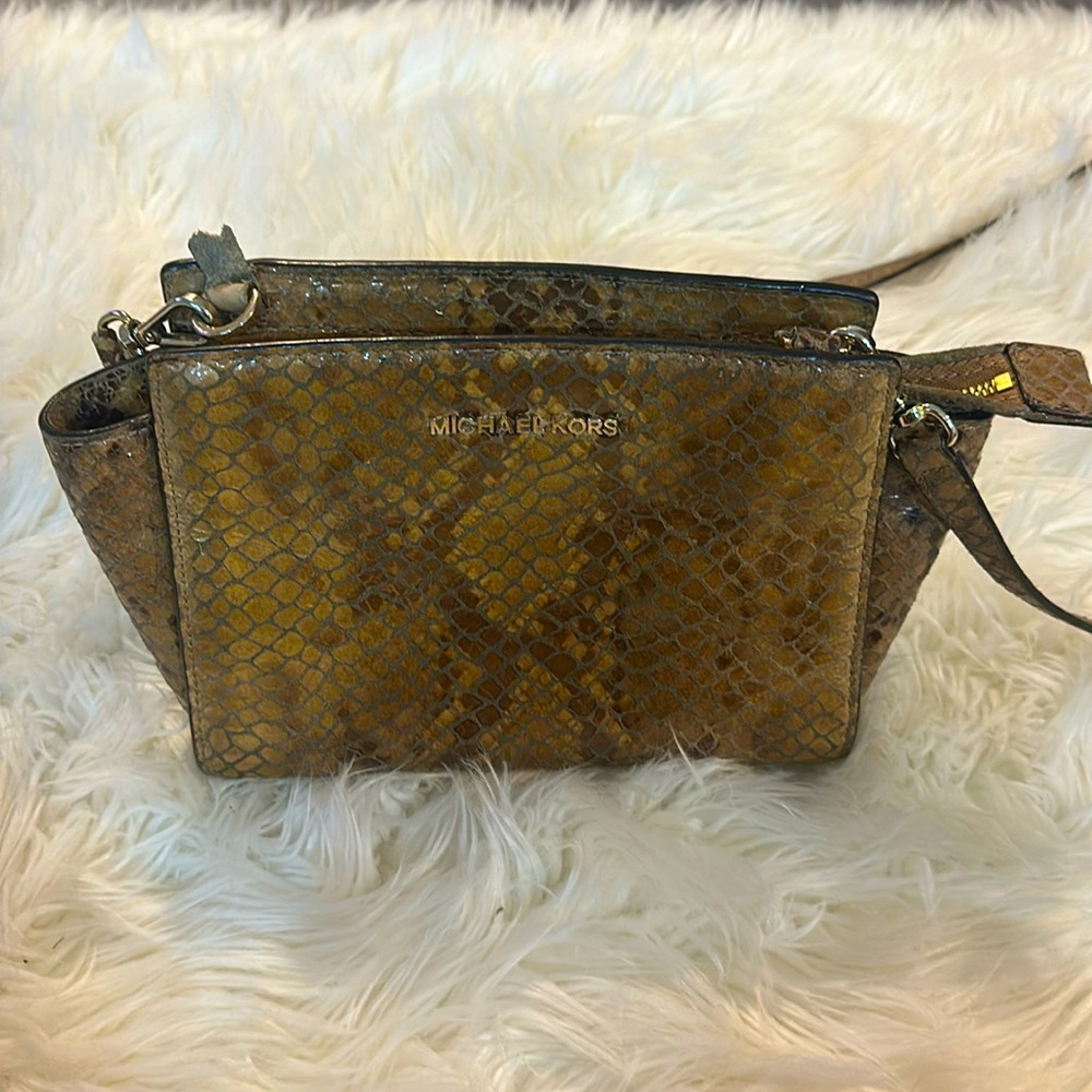 Michael Kors crossbody purse